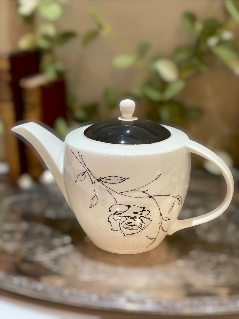 Scarce Mikasa Urban Rose Teapot Black White Porcelain